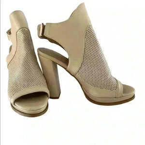 Womens Light Natural Pink Perforated Padded Aubria Round Toe Leather Hee…